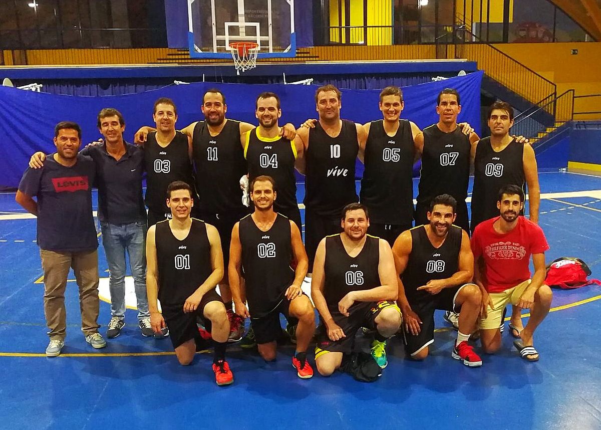 El Clínicas Rincón Dental debuta con victoria ante Novaschool (58-83)