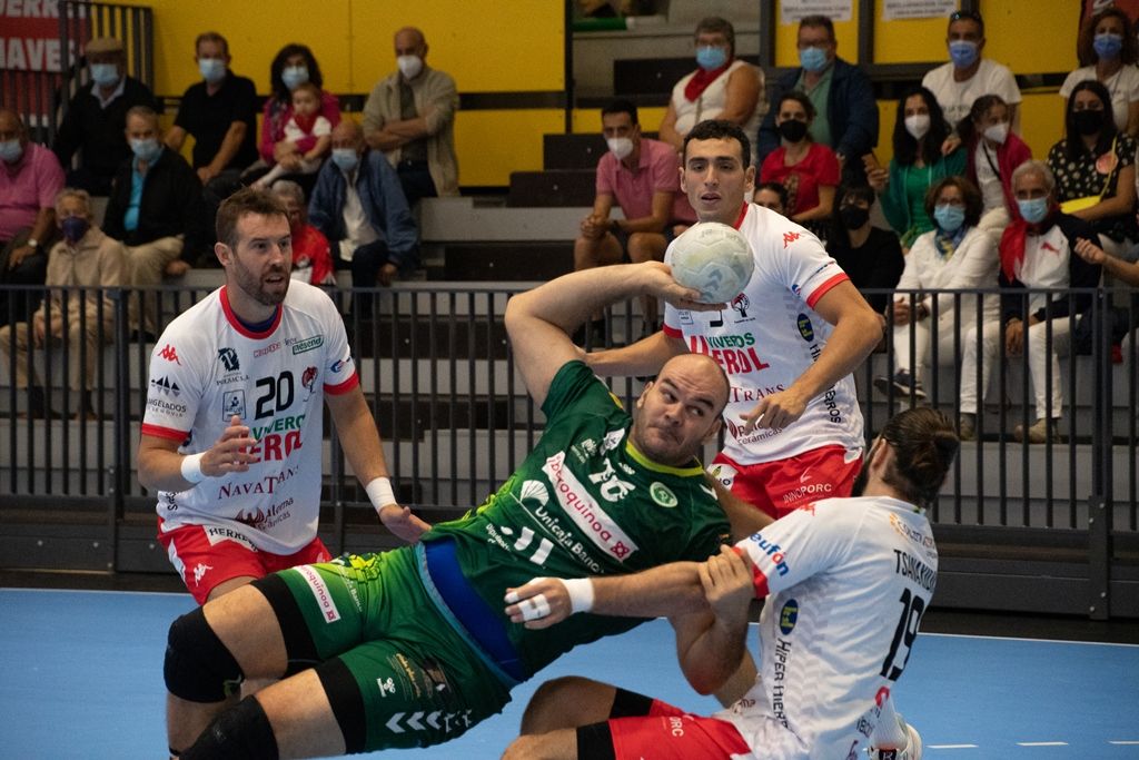 Diez minutos para olvidar lastraron al Iberoquinoa Antequera (24-22)