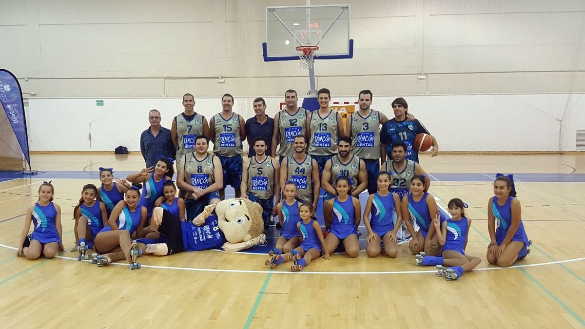 El Clínicas Rincón Dental debutó en casa con victoria ante Fuengirola (75-63)