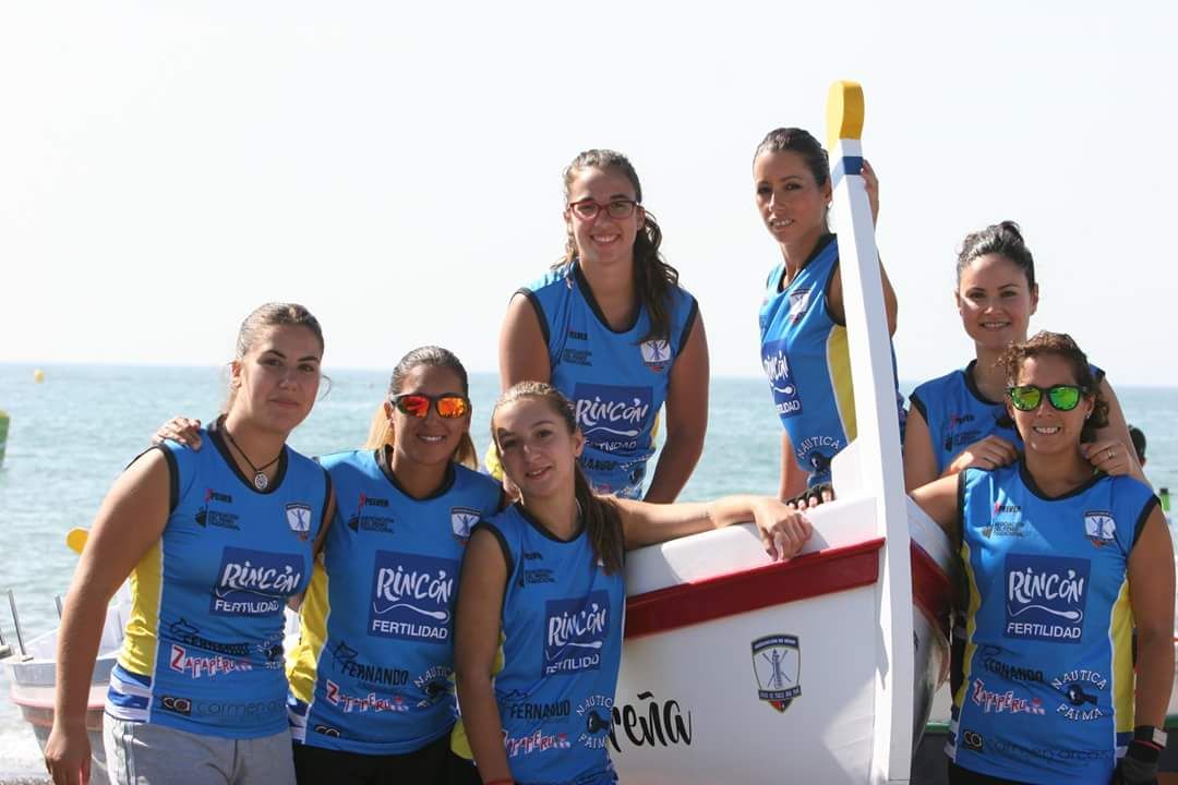 El Club de Remo Faro de Torre del Mar sigue con sus entrenamientos