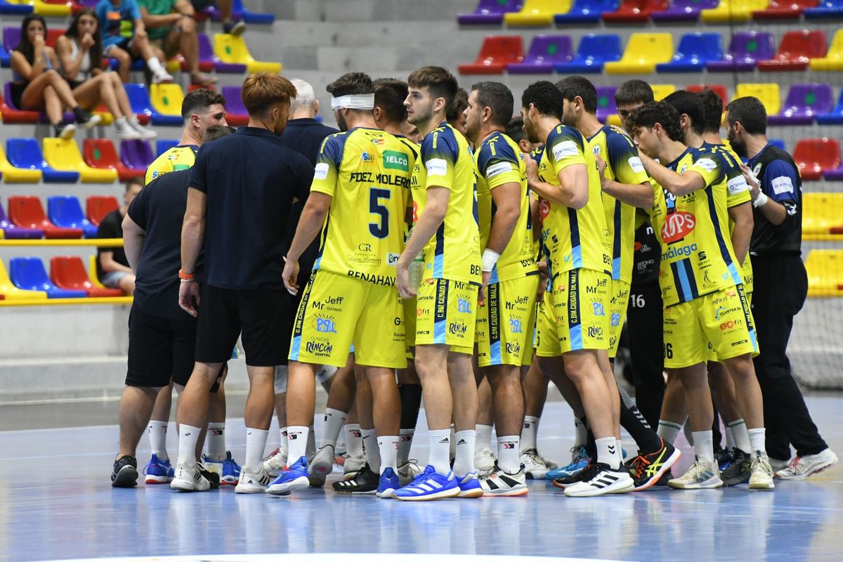 El Conservas Alsur Antequera se lleva el derbi copero ante el Trops Málaga en la tanda de siete metros