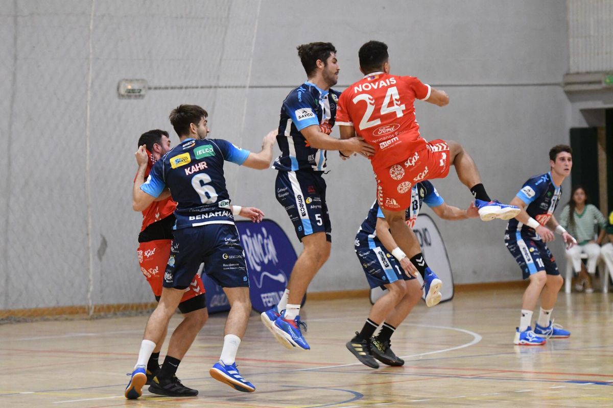 El Trops cae ante el Eón Alicante, aunque a punto estuvo de la machada