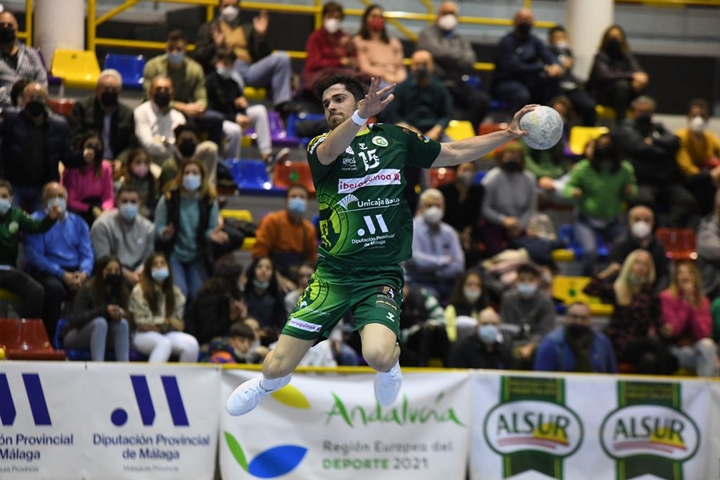 Fernando Moreno renueva con el Iberoquinoa Antequera: “No concibo este deporte sin la camiseta de mi ciudad”