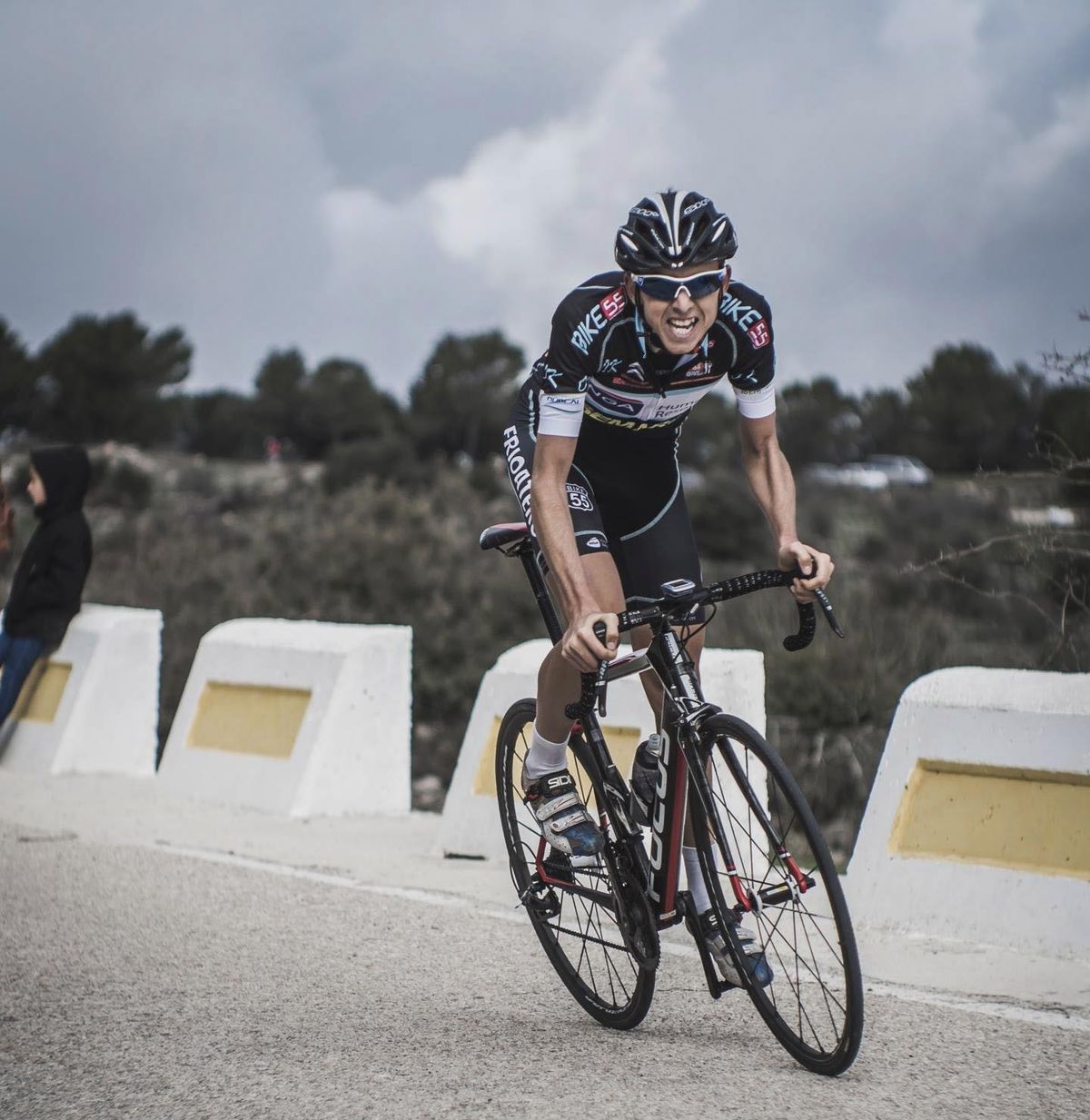 Fundación Rincón mantiene su apuesta por el ciclismo incorporando al escalador Victor Pérez-Abela Maldonado