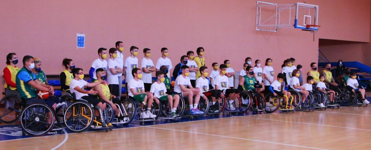 Fundación Rincón y AMIVEL llevan el basket en silla de ruedas al NEXXO Camp
