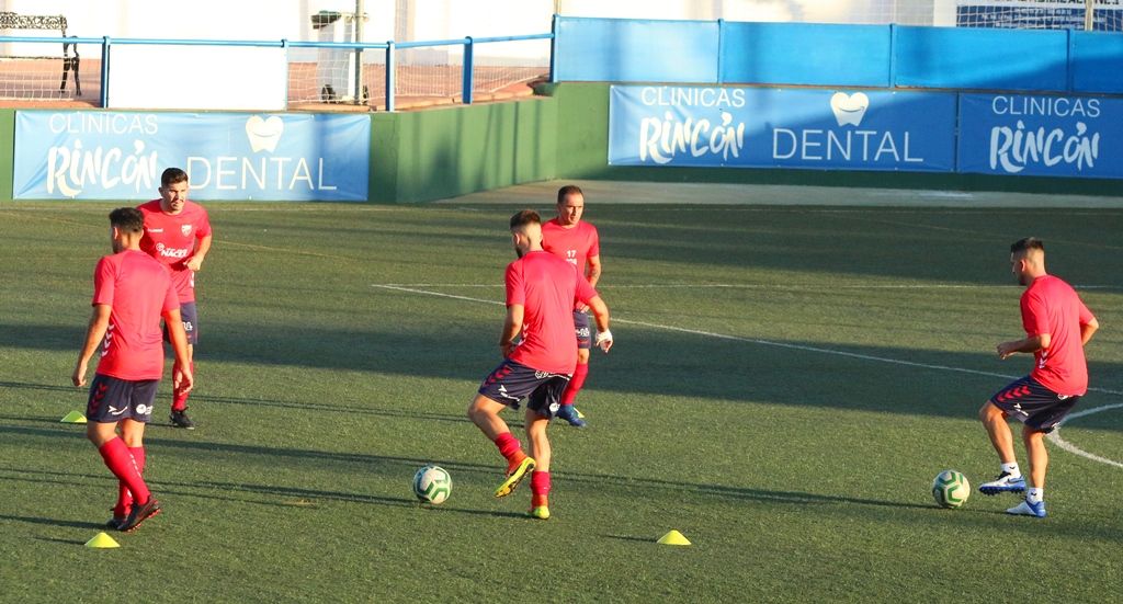La U.D. Torre del Mar ficha a Barranquero