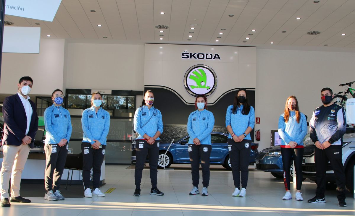 Las chicas del Rincón Fertilidad disfrutan de los vehículos de Dismoauto Skoda