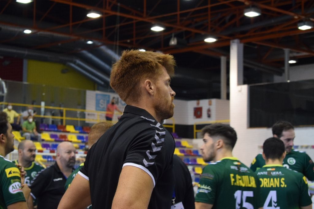Luis Castro abandona el Iberoquinoa Antequera