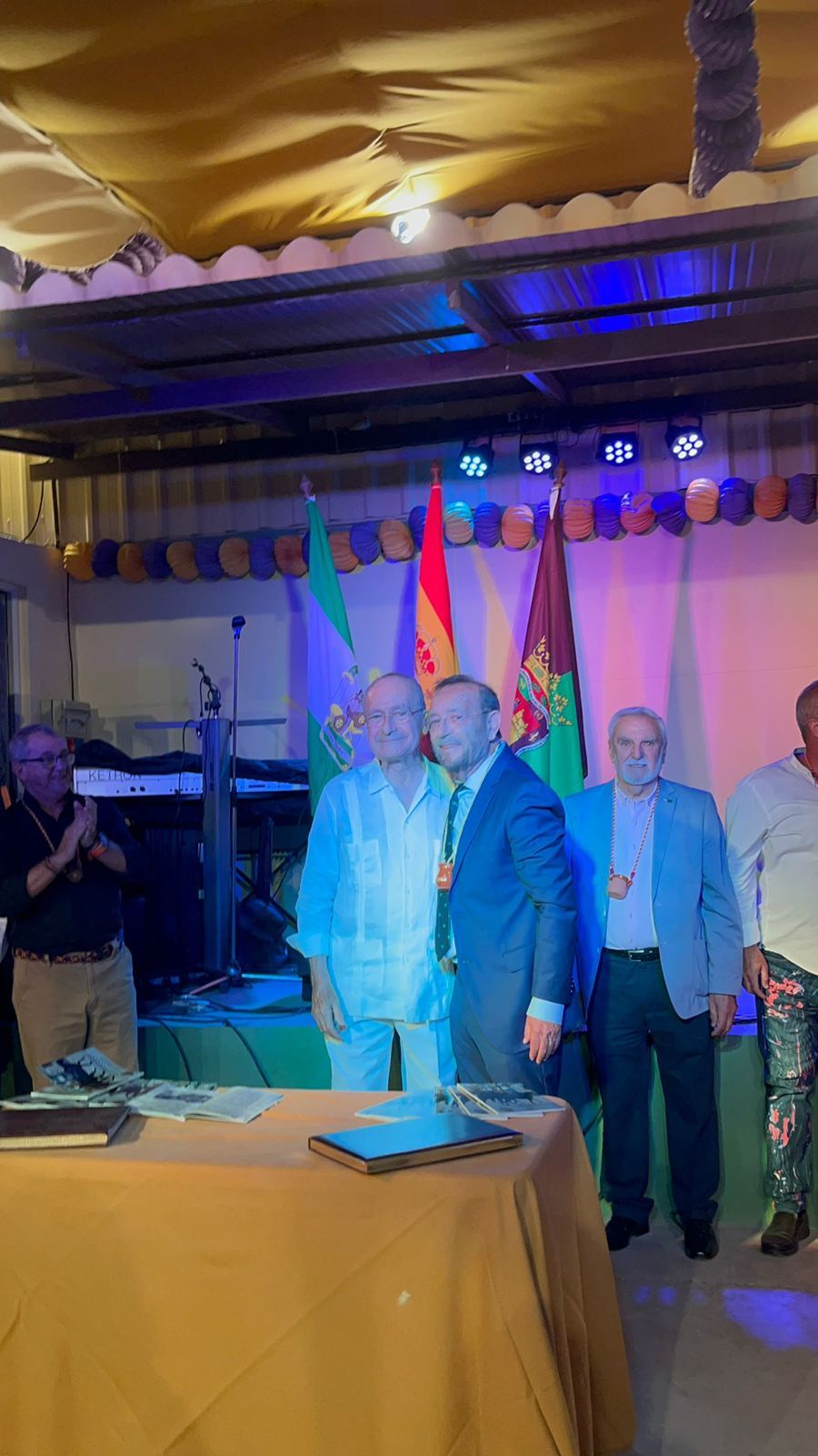 Manolo Rincón, reconocido por la Peña El Gazpachuelo
