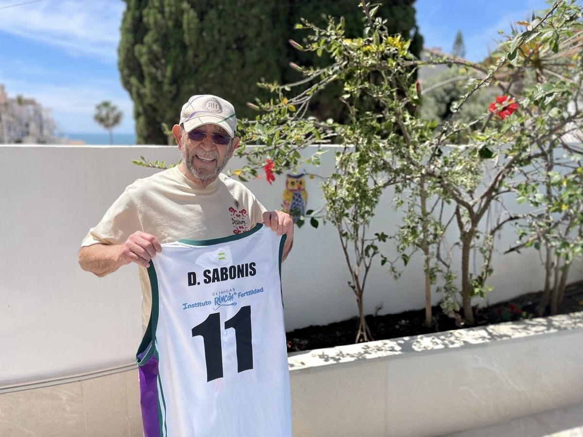 Manolo Rincón recupera el sueño del baloncesto de élite con el Rincón Dental Axarquía en la Tercera FEB