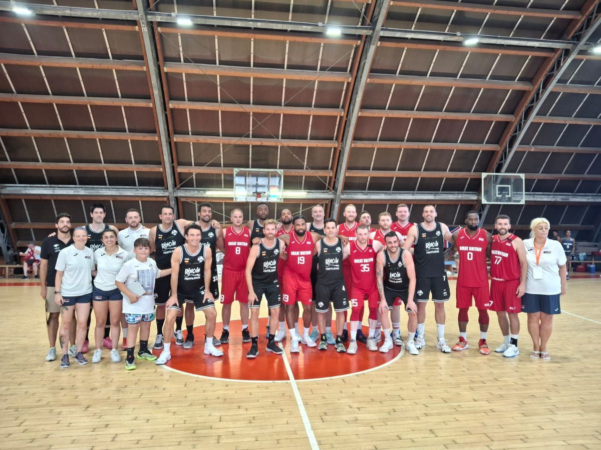 Rincón Fertilidad Basket4Life +35 jugará la gran final del Europeo de Pésaro