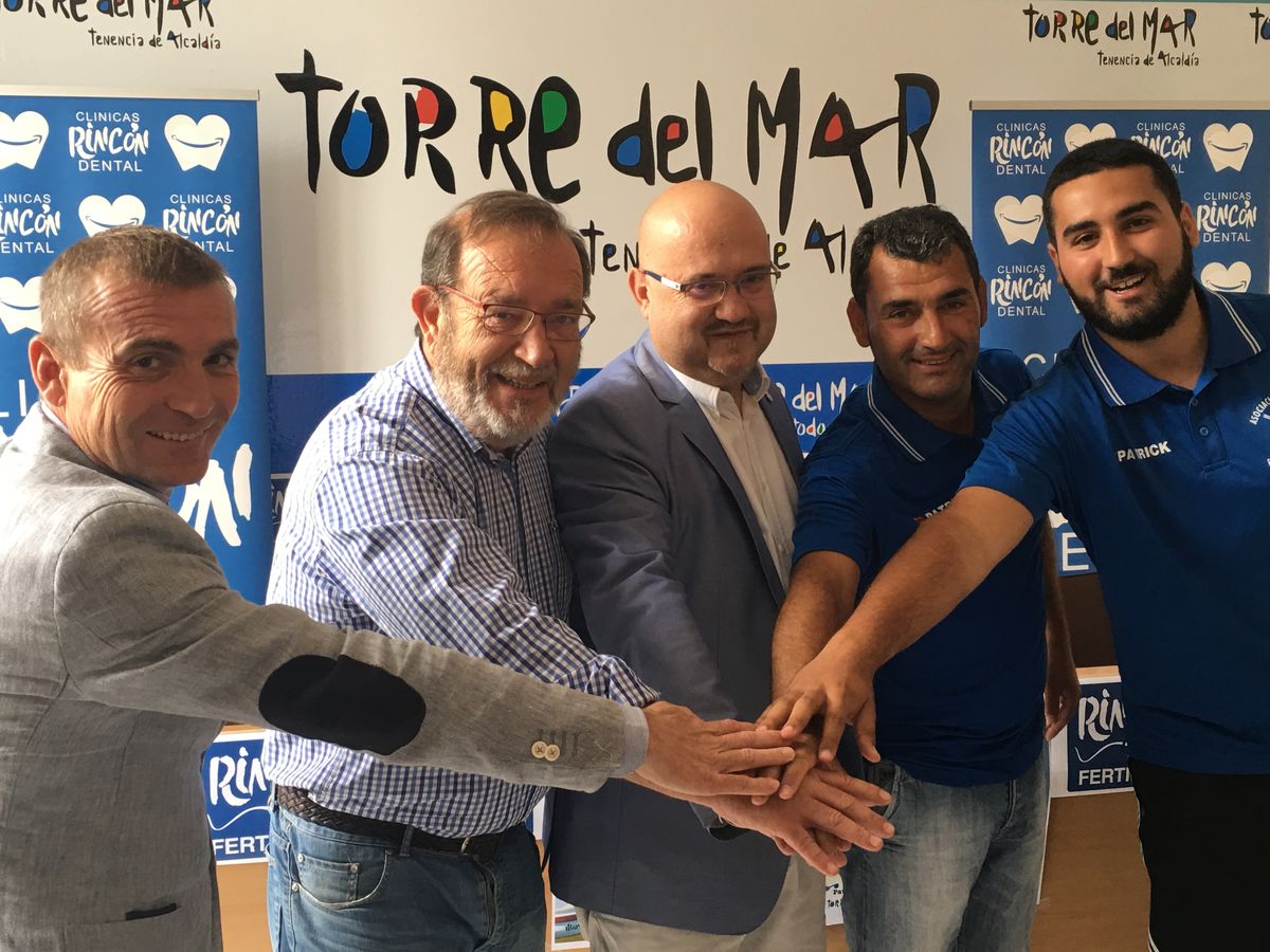 Rincón Fertilidad cierra un acuerdo de patrocinio con el Club Atletismo Vélez, que adquiere su denominación
