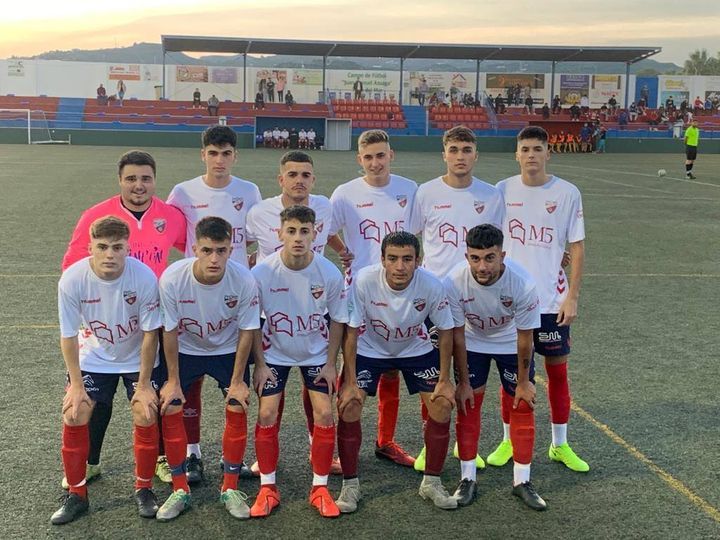 U.D. Torre del Mar; derrota de los juveniles y empate del equipo de fútbol sala
