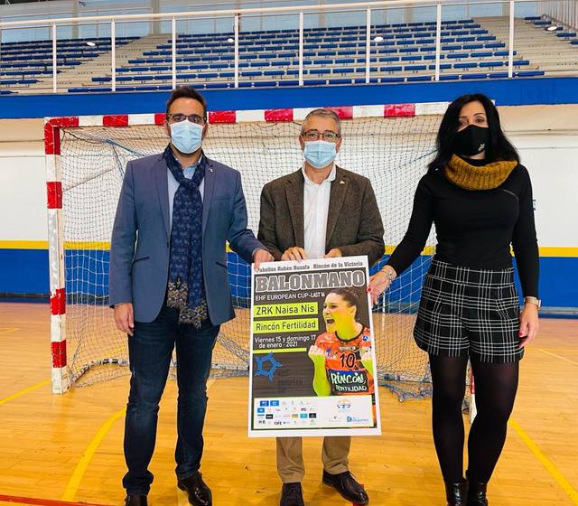 Presentación del cartel del partido de la EHF European Cup entre el Rincón Fertilidad y el ZRK Naisa Nis