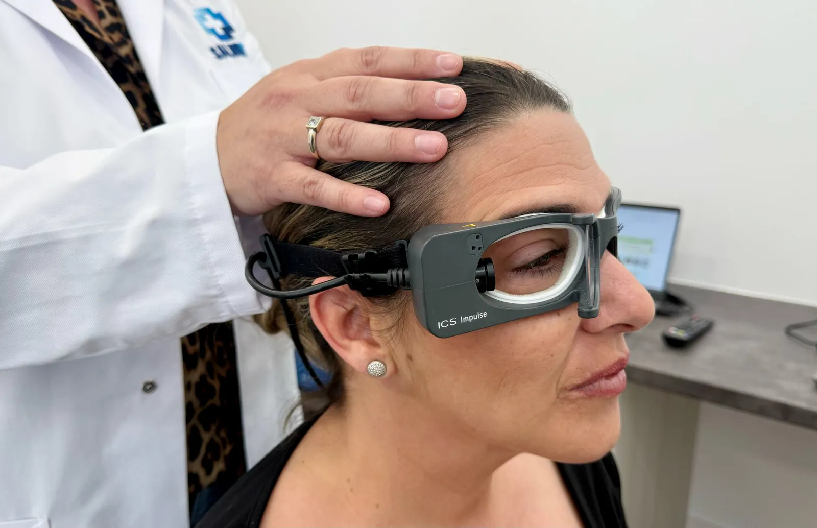 Exploración vestibular con gafas de vídeo en la consulta de otoneurología